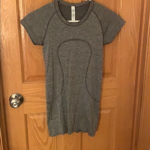 NEVER WORN size 4 lululemon sparkle grey shirt!
